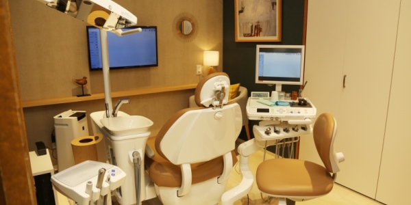 幸田町歯科医院 完全個室の診療空間